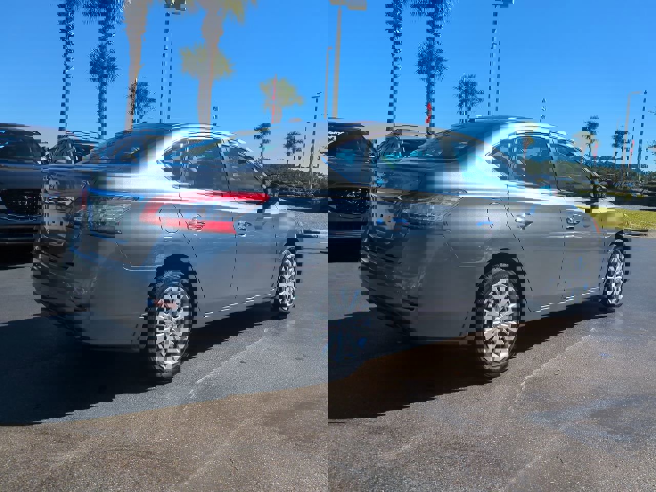 Used 2015 Nissan Sentra SV image 4