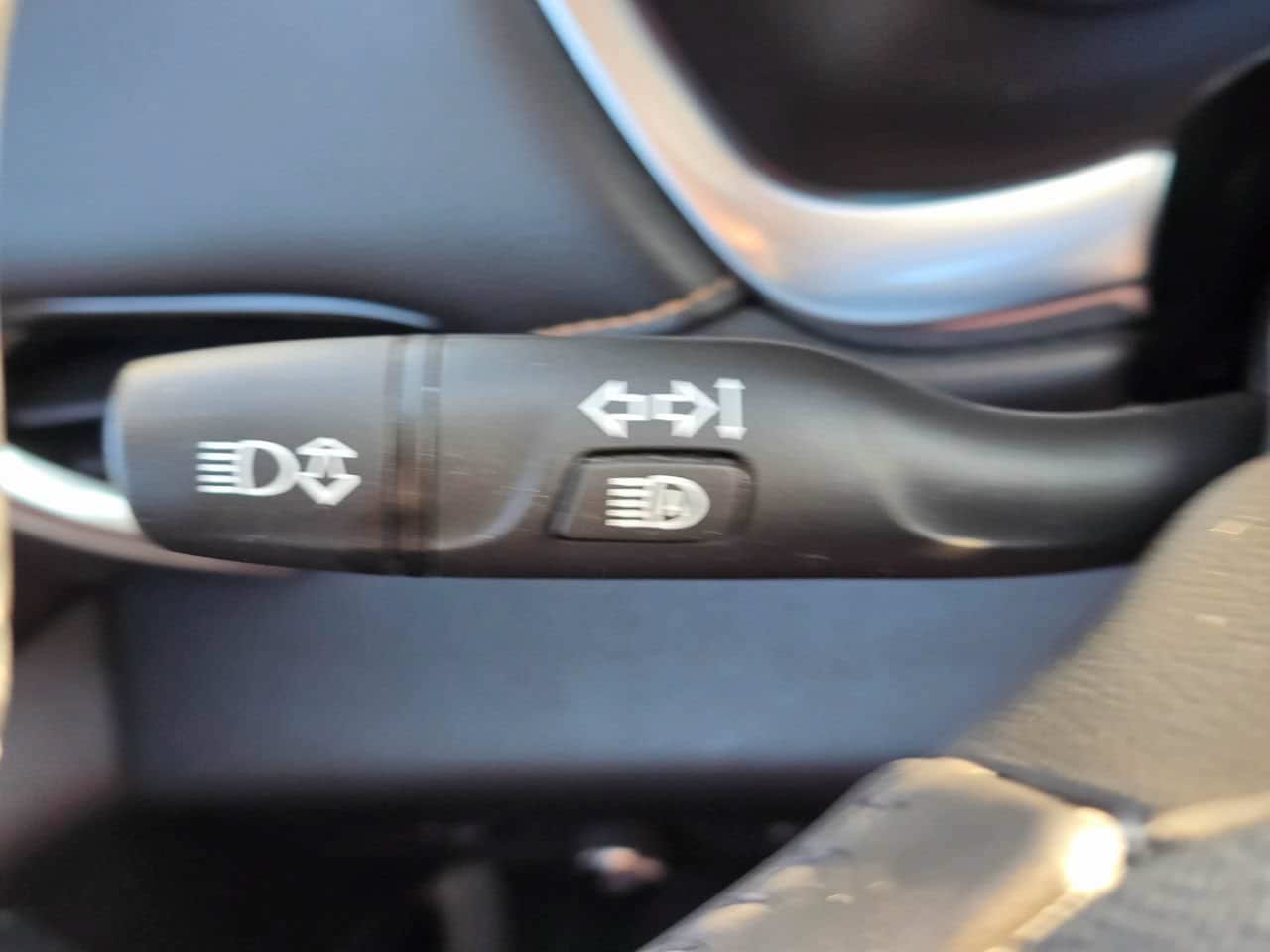 Used 2020 Chevrolet Traverse RS FWD image 21
