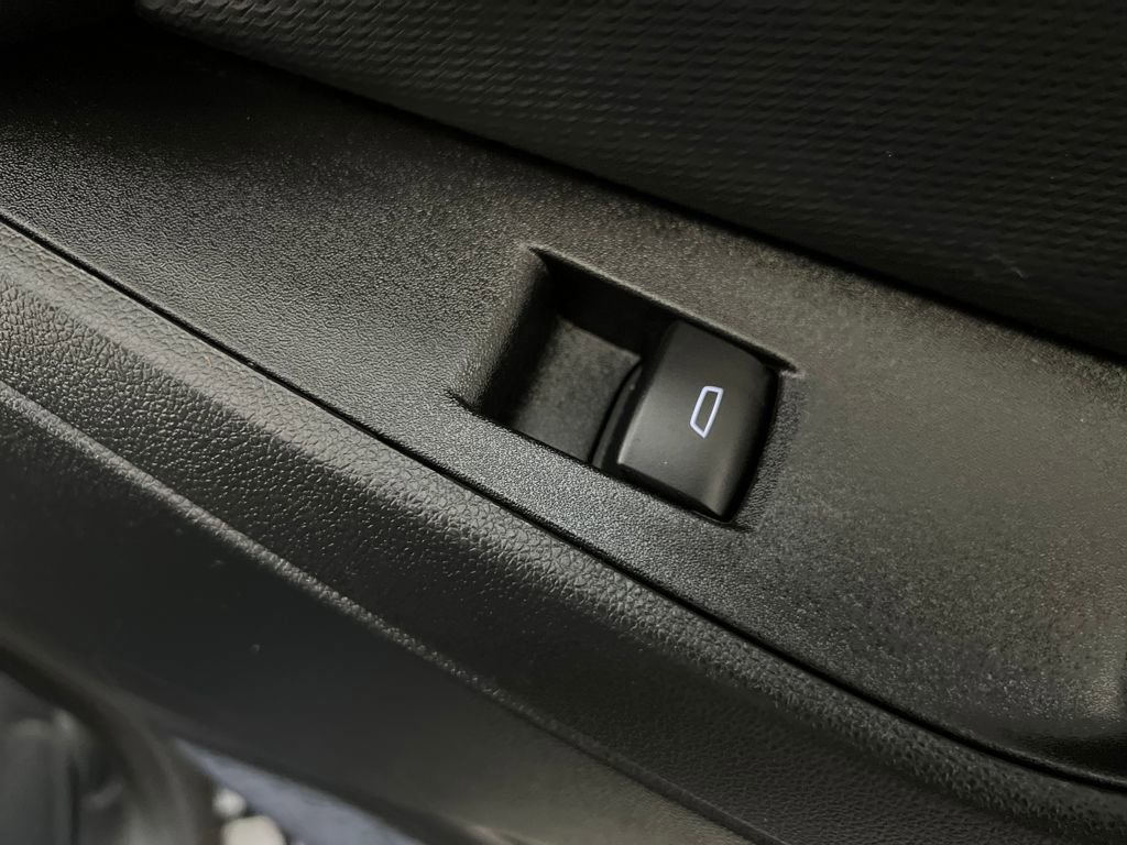 Used 2025 Chevrolet Equinox LT image 20