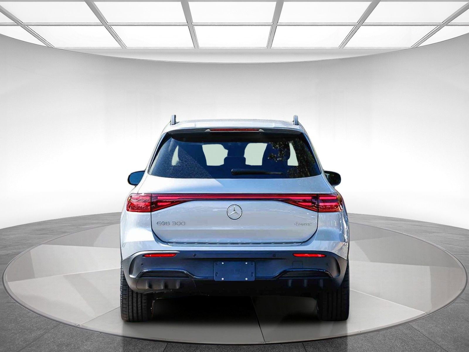 Used 2024 Mercedes-Benz EQB 300 4MATIC image 3