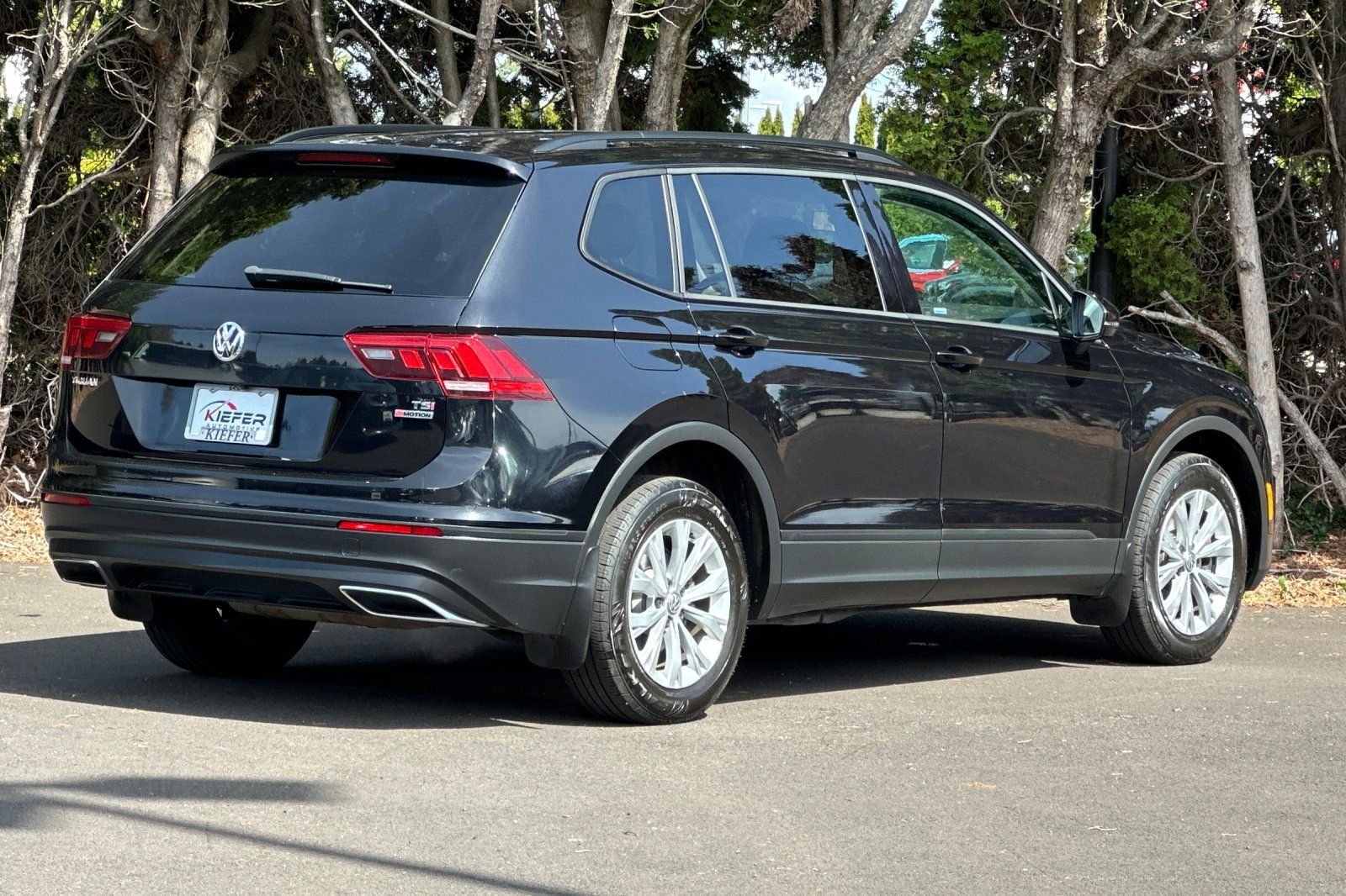 Used 2018 Volkswagen Tiguan S w/ 3rd Row Seat Package image 4