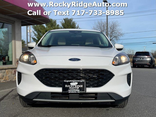 Used 2021 Ford Escape SE image 2