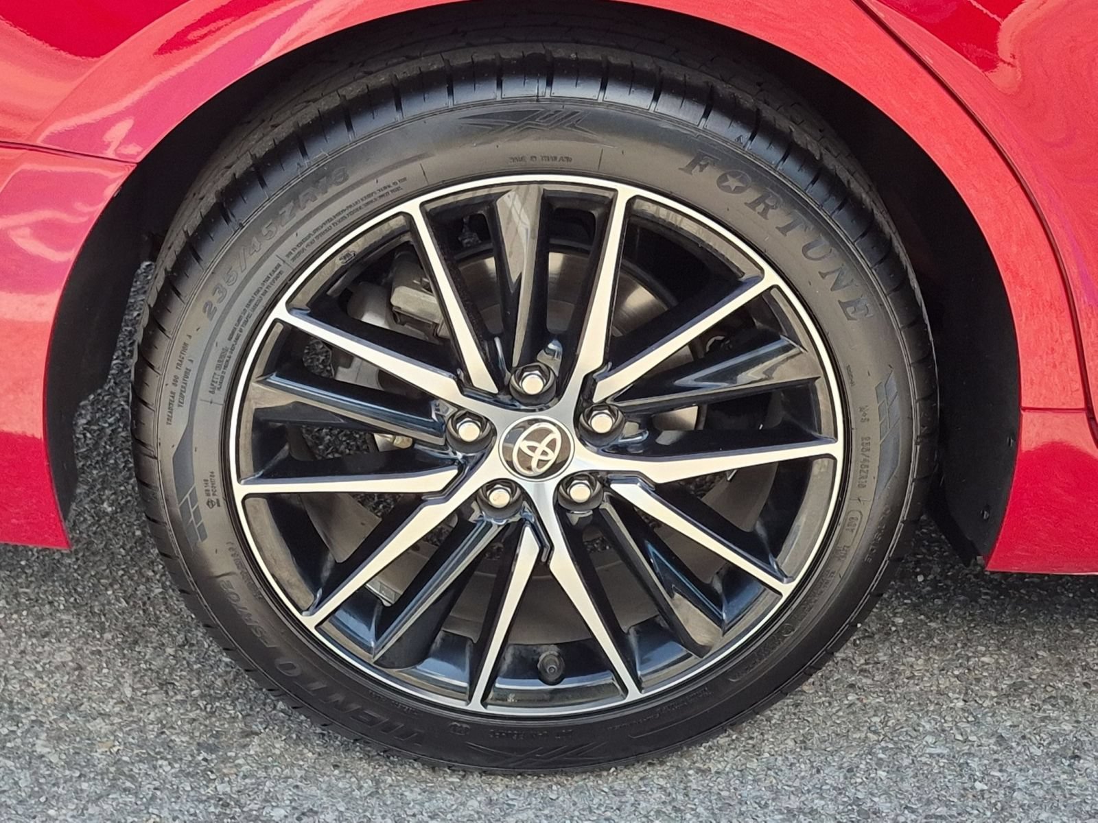 Used 2024 Toyota Camry SE FWD image 9