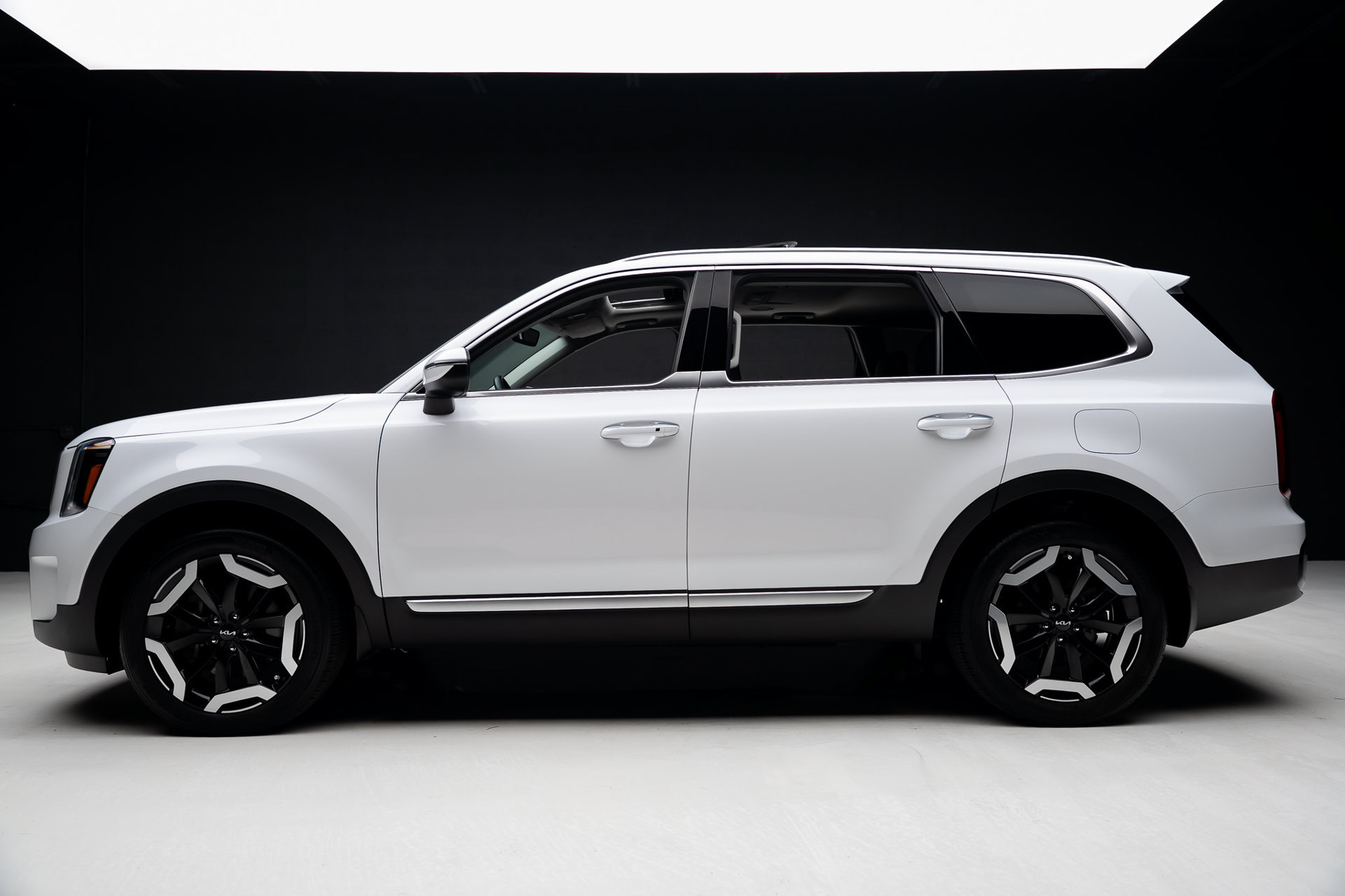 Used 2024 Kia Telluride S w/ S Sunroof Package FWD image 17