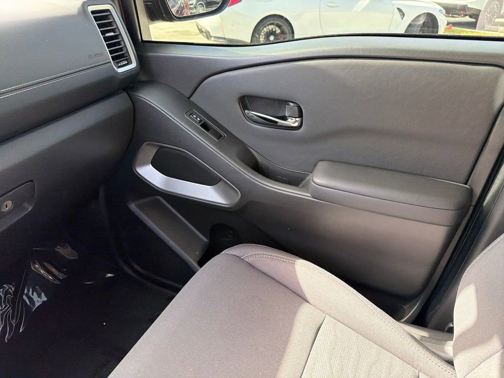 Used 2024 Nissan Frontier SV w/ SV Convenience Package image 29