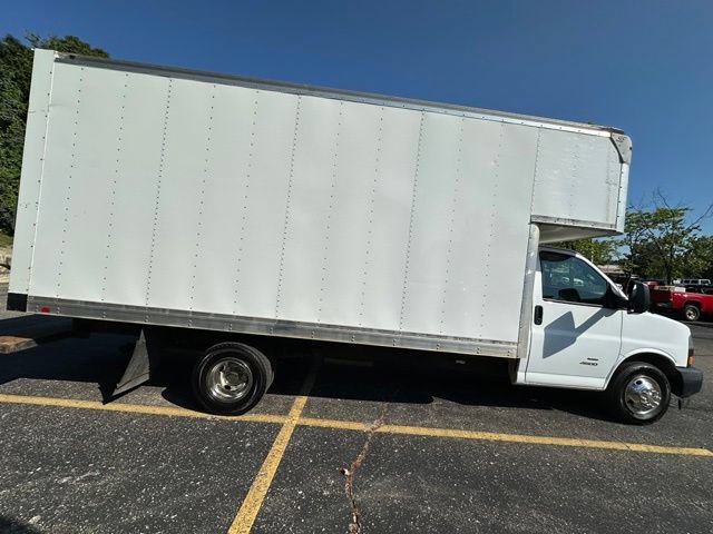 Used 2020 GMC Savana 4500 w/ Power Convenience Package RWD image 6