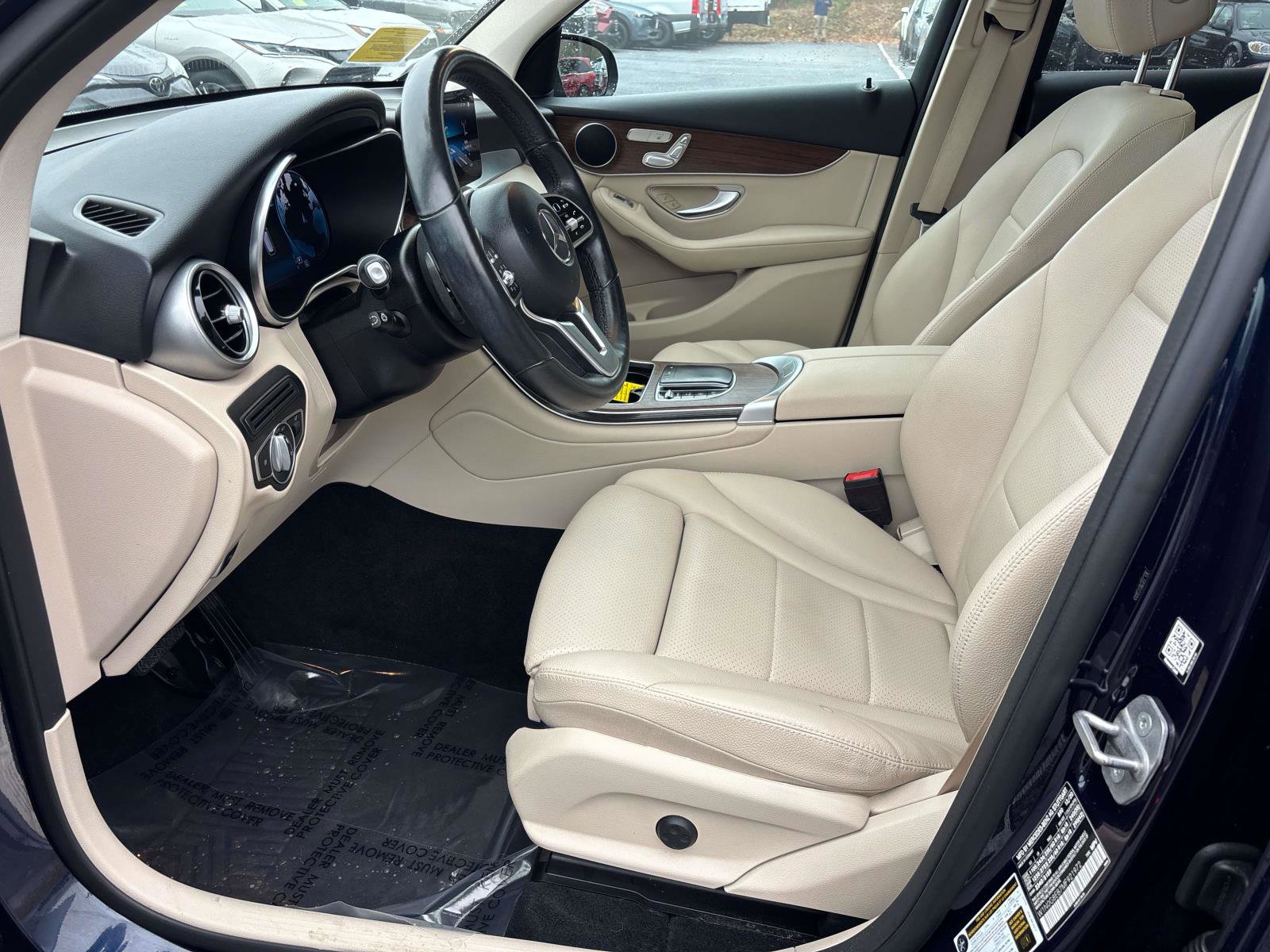 Used 2021 Mercedes-Benz GLC 300 4MATIC image 9