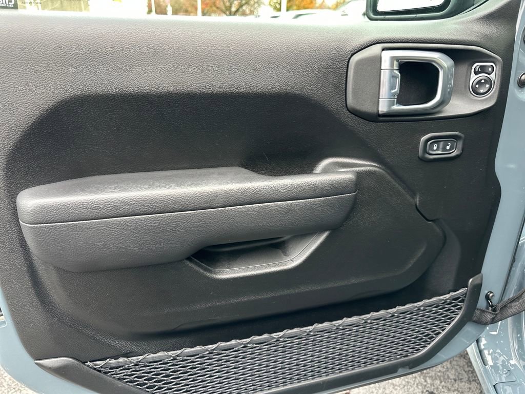 Used 2024 Jeep Wrangler Unlimited image 10