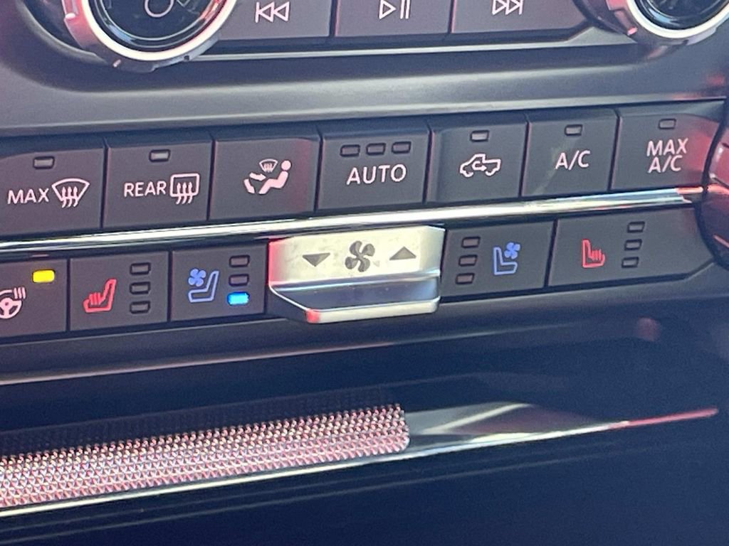 Used 2025 Ford F150 Lariat w/ Equipment Group 501A Mid image 24