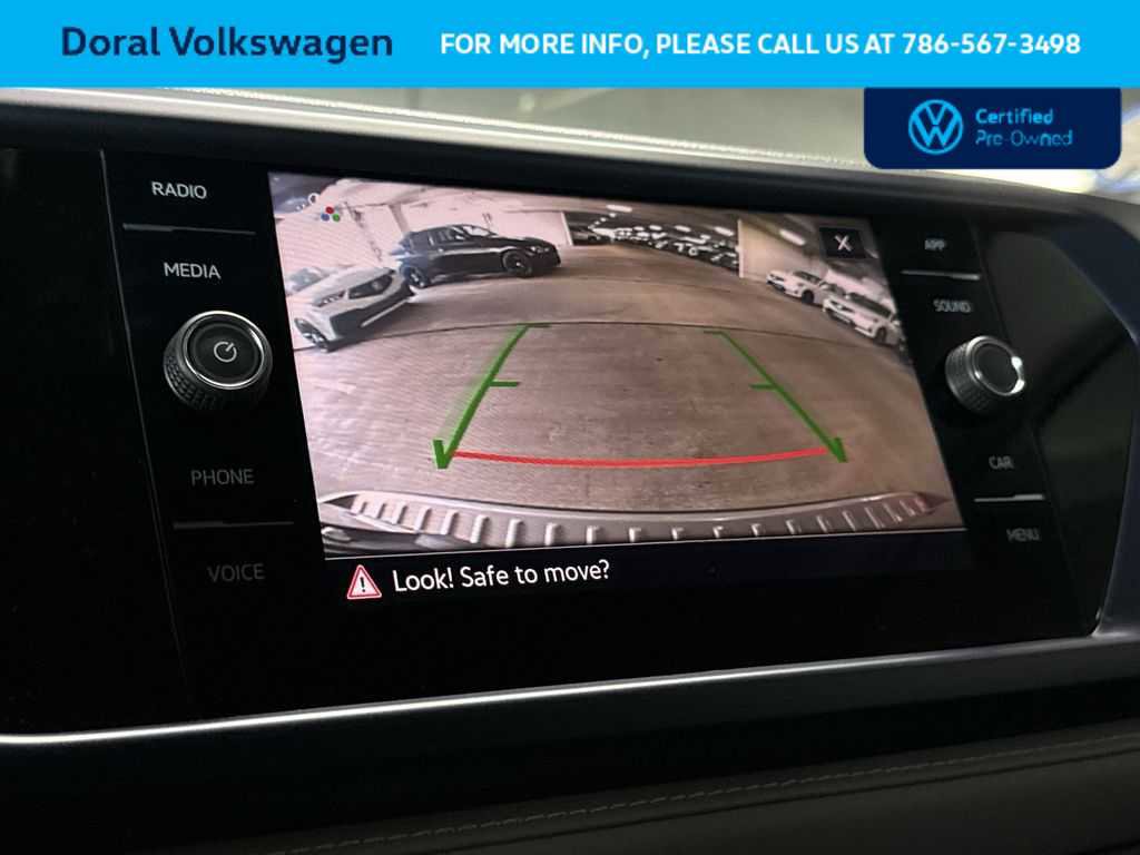 Certified 2024 Volkswagen Taos SE FWD image 19