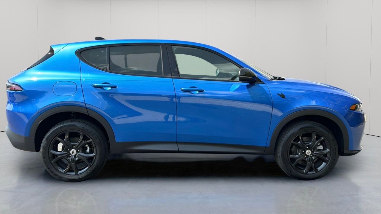 Used 2023 Dodge Hornet GT w/ GT Blacktop Package image 3