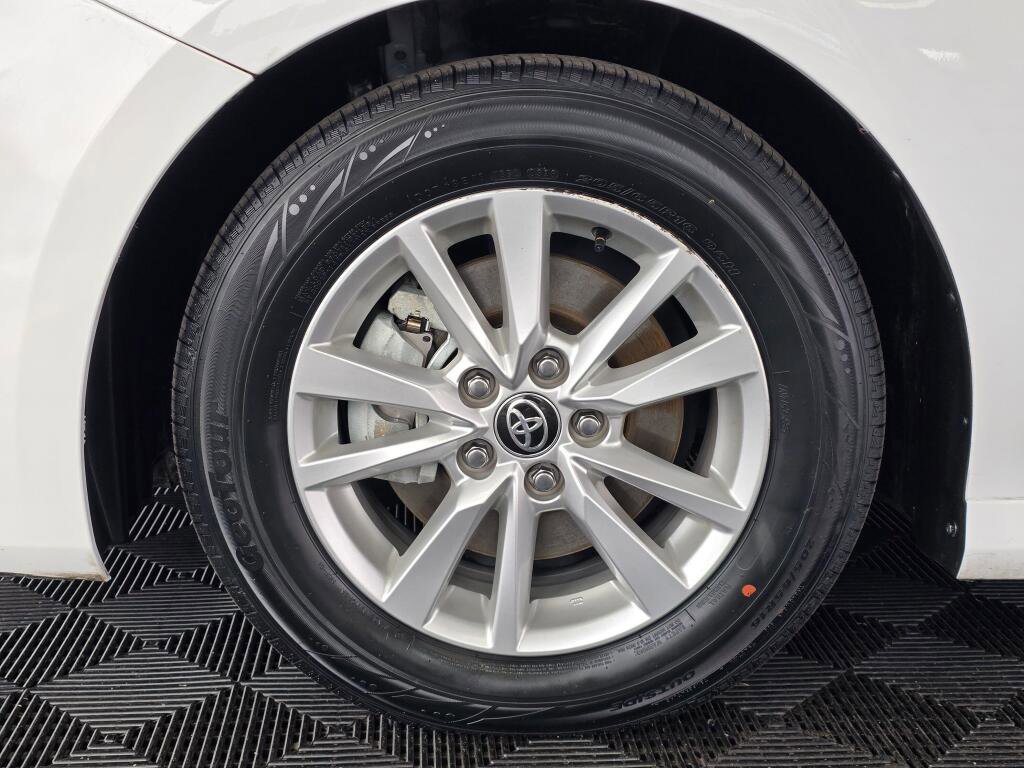 Used 2025 Toyota Camry LE FWD image 11