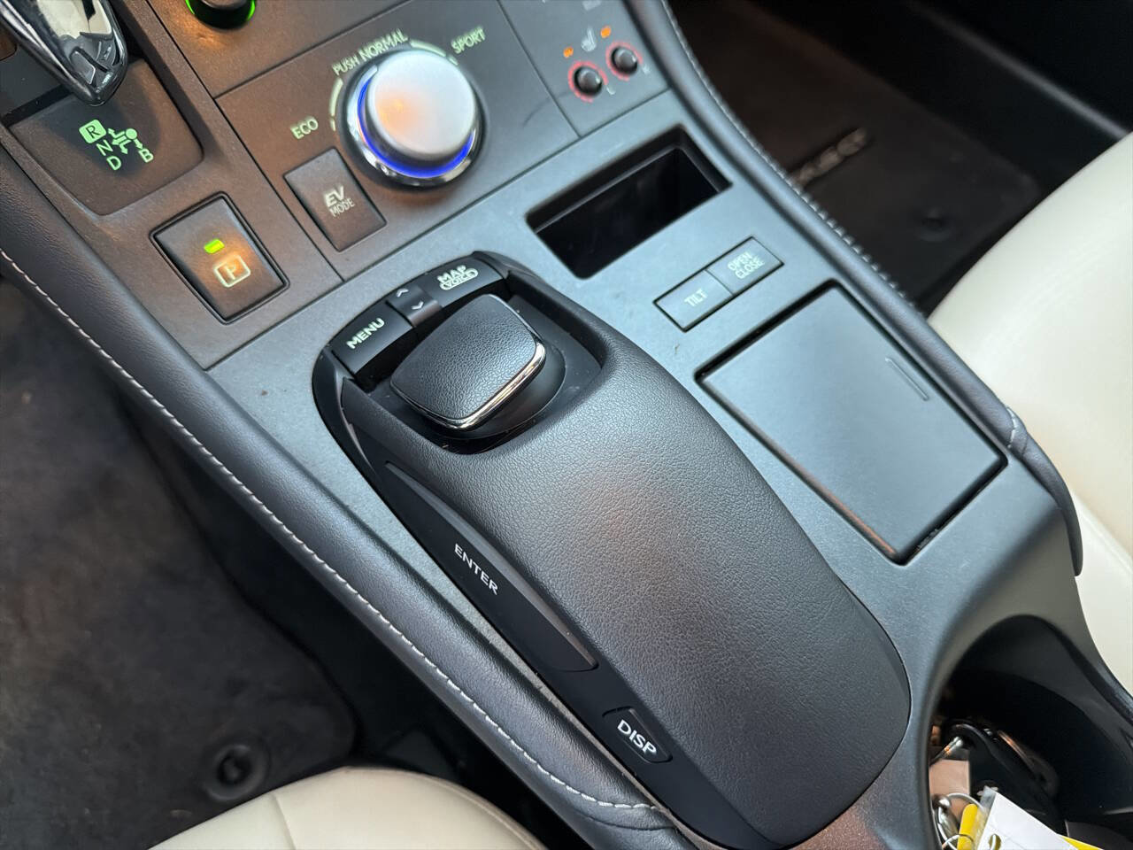 Used 2011 Lexus CT 200h Premium w/ Premium Audio Pkg image 24