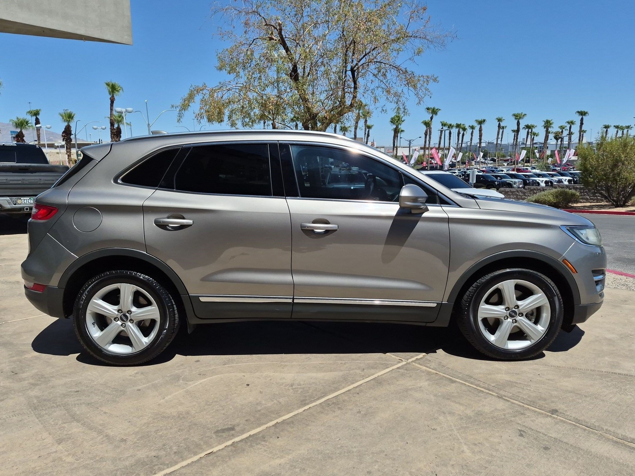 Used 2017 Lincoln MKC Premiere FWD image 6