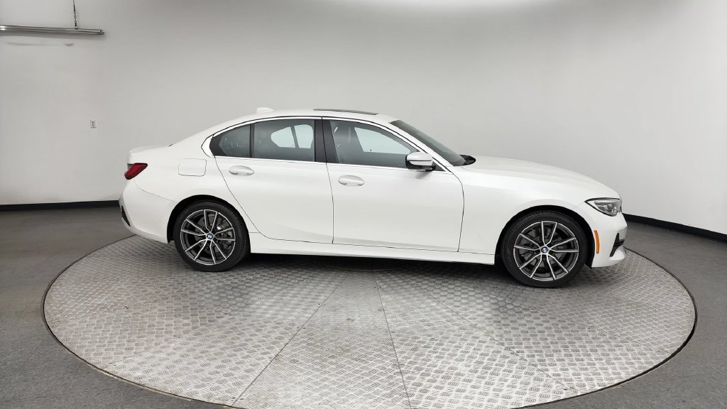 Used 2019 BMW 330i xDrive Sedan w/ Convenience Package AWD/4WD image 9