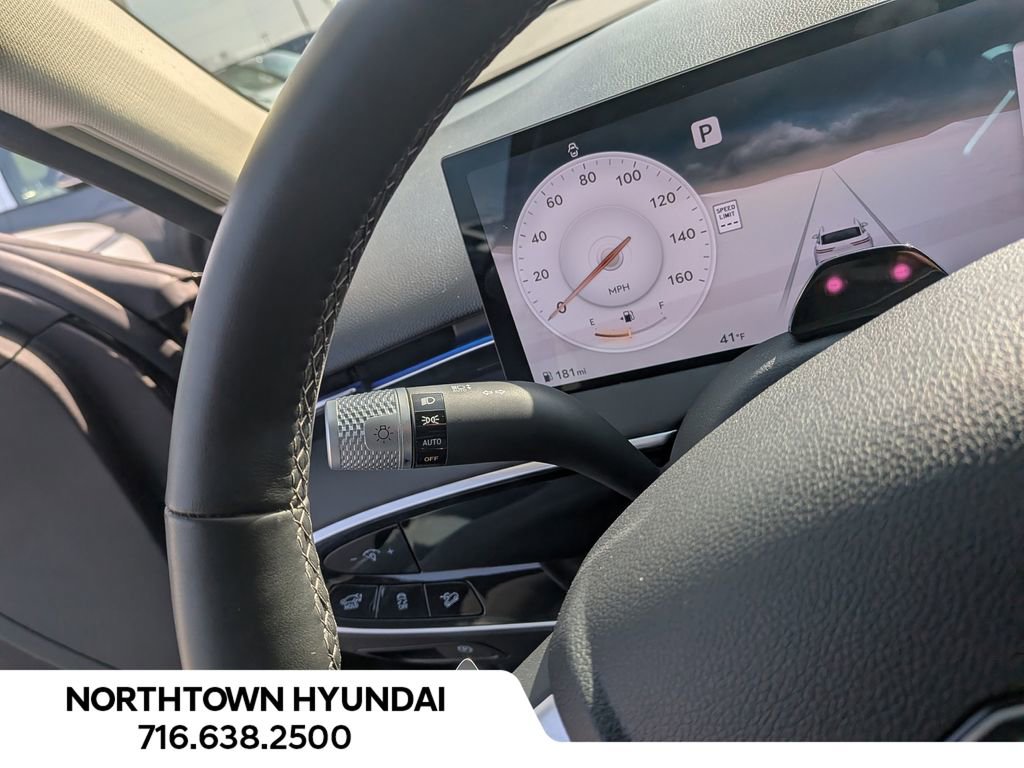 Used 2026 Genesis GV70 2.5T Select image 30