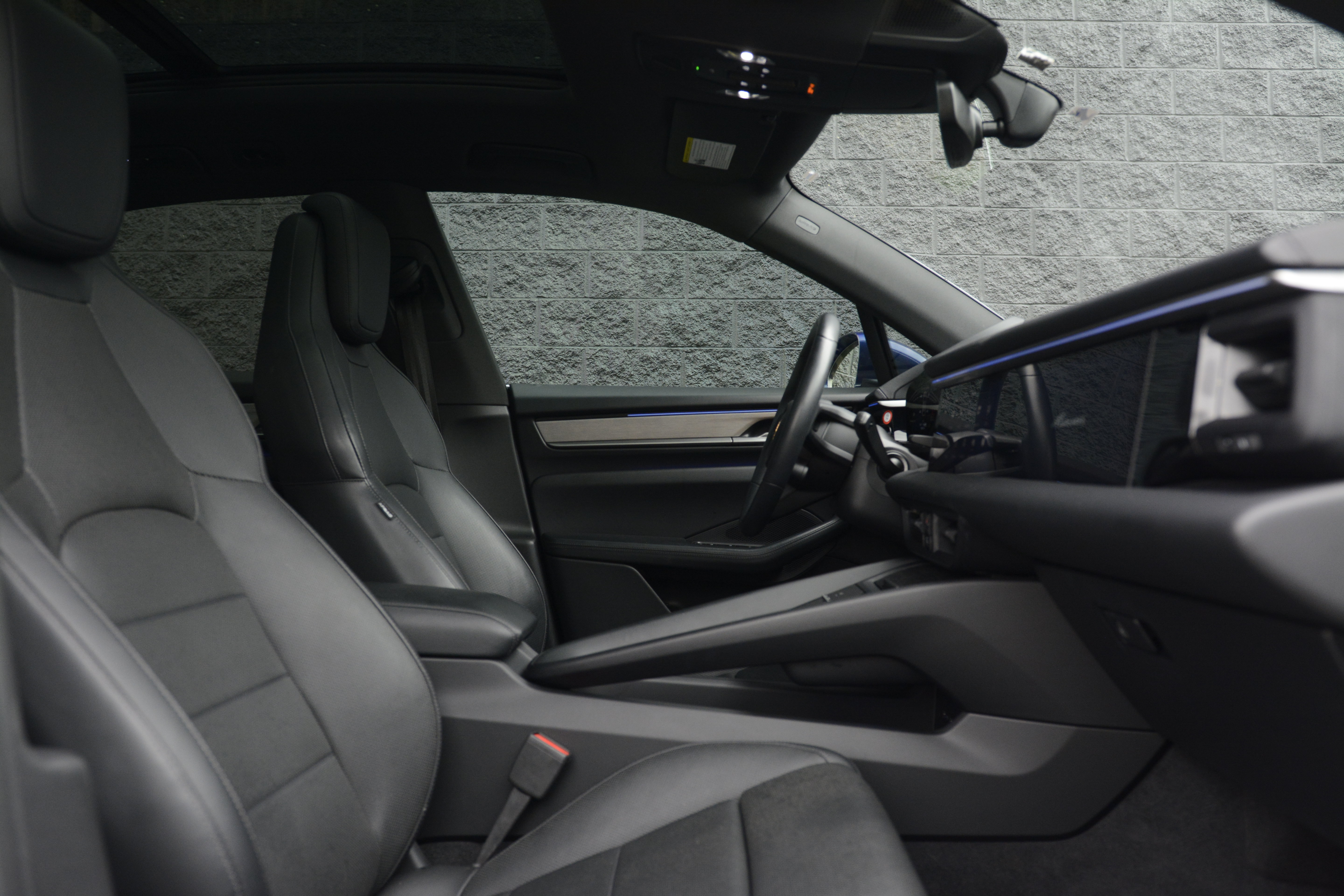 Certified 2024 Porsche Macan 4 Electric AWD/4WD image 27