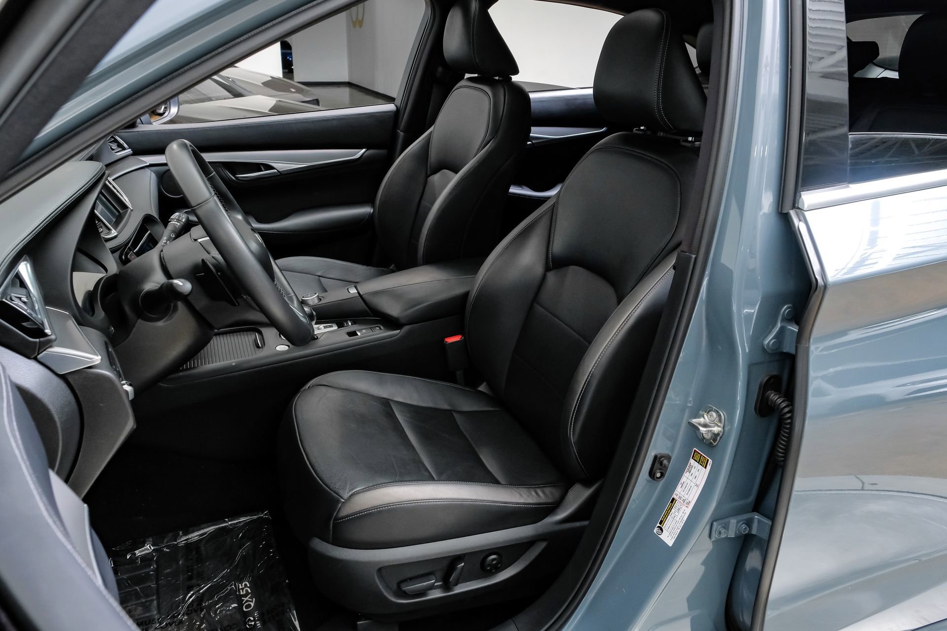 Used 2023 INFINITI QX55 Luxe w/ Cargo Package image 34