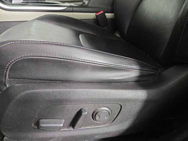 Used 2022 Kia Carnival LX image 30