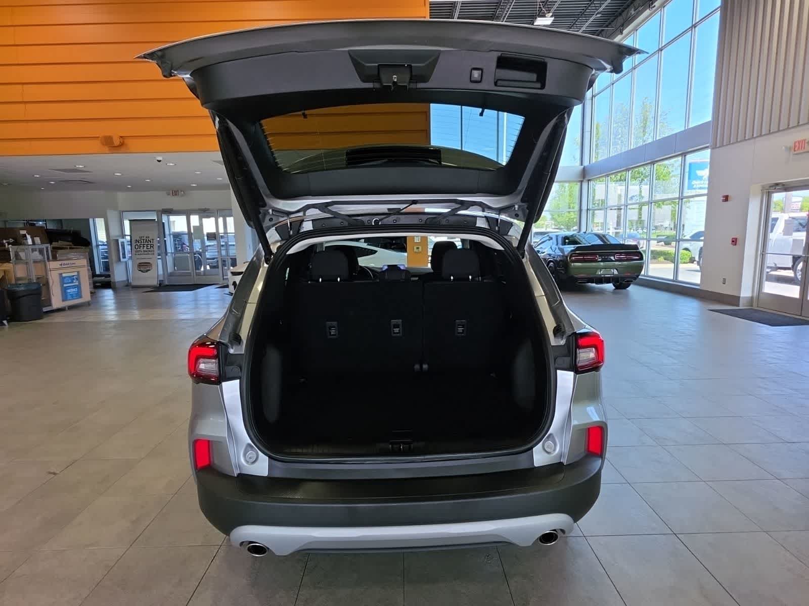 Used 2024 Ford Escape Active AWD/4WD image 9