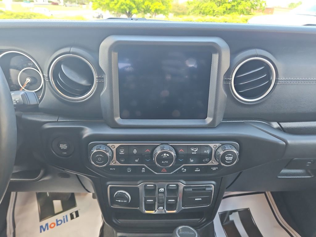 Used 2020 Jeep Gladiator Overland AWD/4WD image 19
