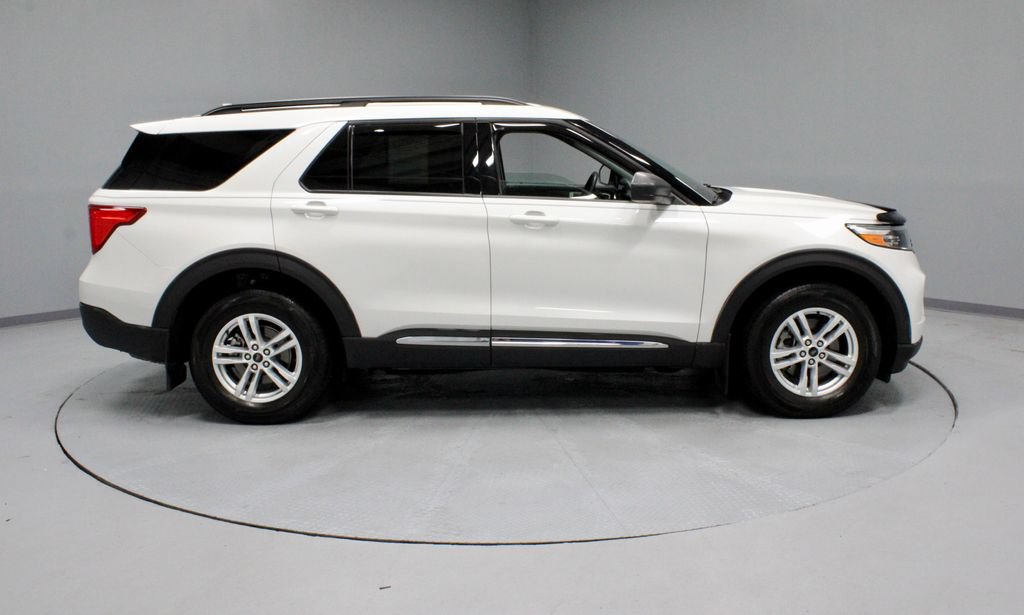 Certified 2023 Ford Explorer XLT w/ Equipment Group 202A AWD/4WD image 12