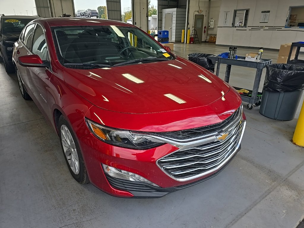 Used 2025 Chevrolet Malibu LT FWD image 1