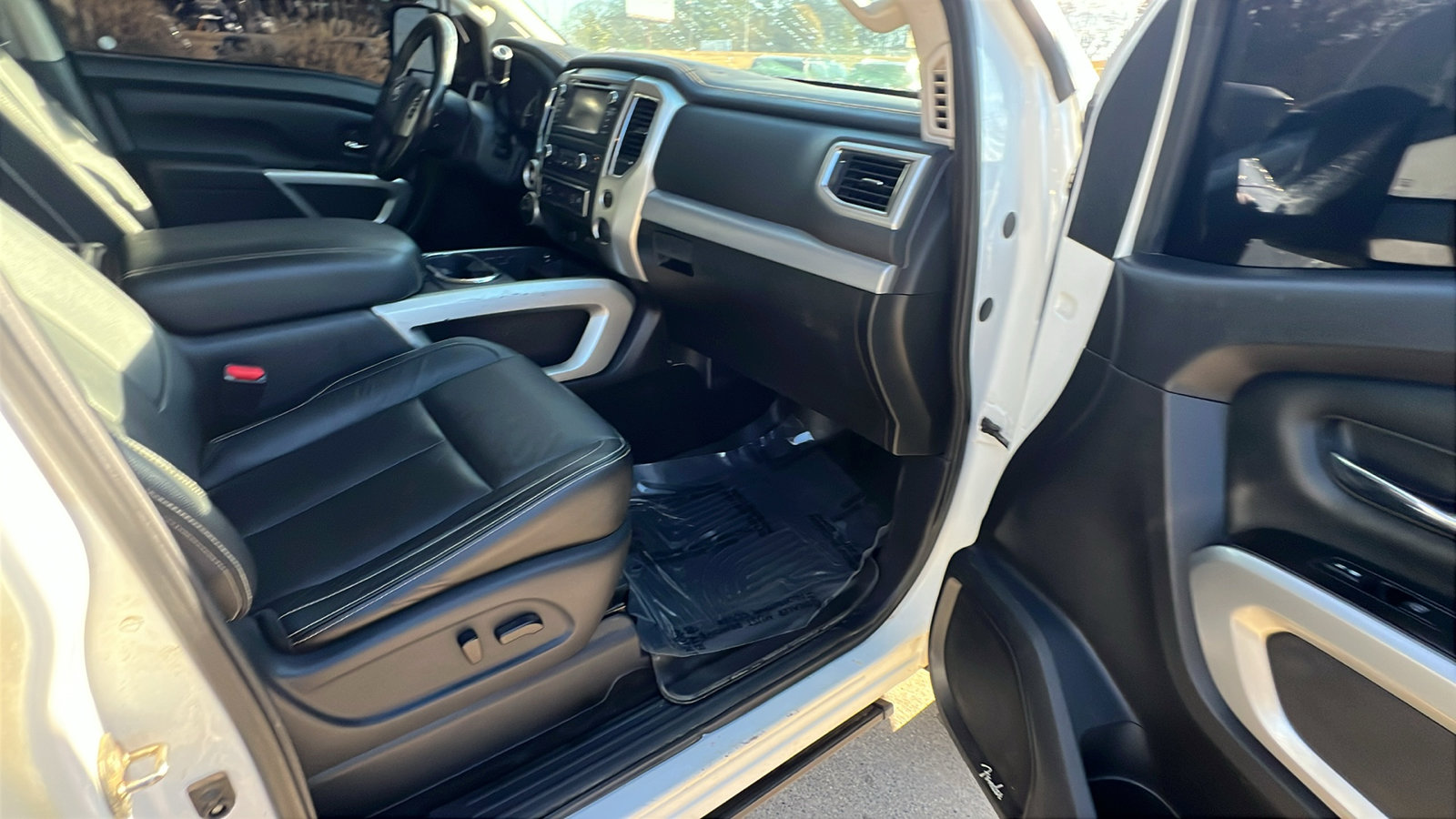 Used 2019 Nissan Titan PRO-4X w/ Pro-4x Convenience Package image 20