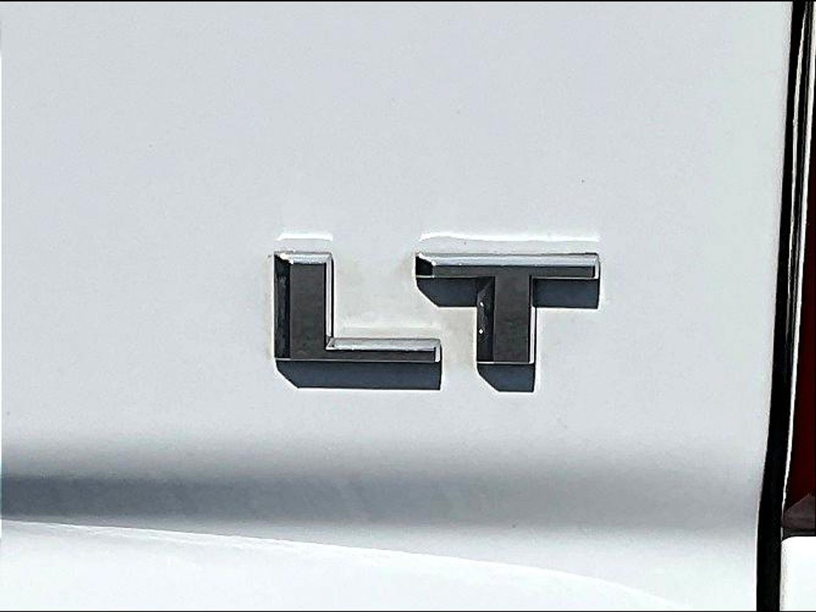 Used 2024 Chevrolet Silverado 1500 LT AWD/4WD image 24