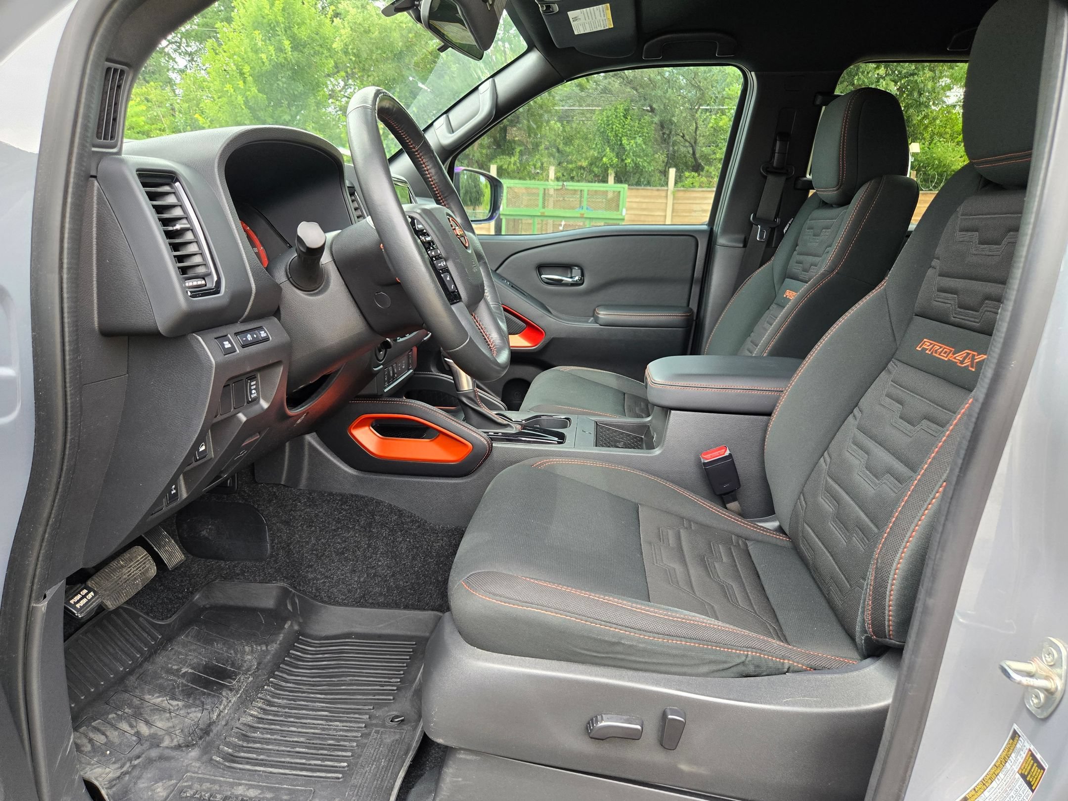 Used 2023 Nissan Frontier PRO-4X w/ Pro Convenience Package AWD/4WD image 10