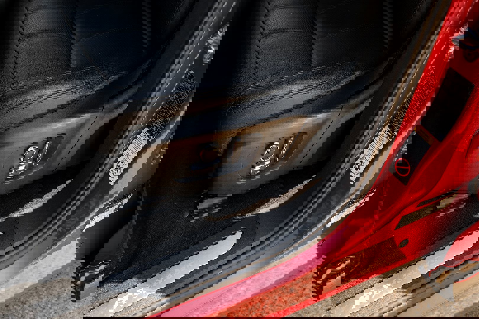 Used 2021 Land Rover Range Rover Evoque R-Dynamic S image 27