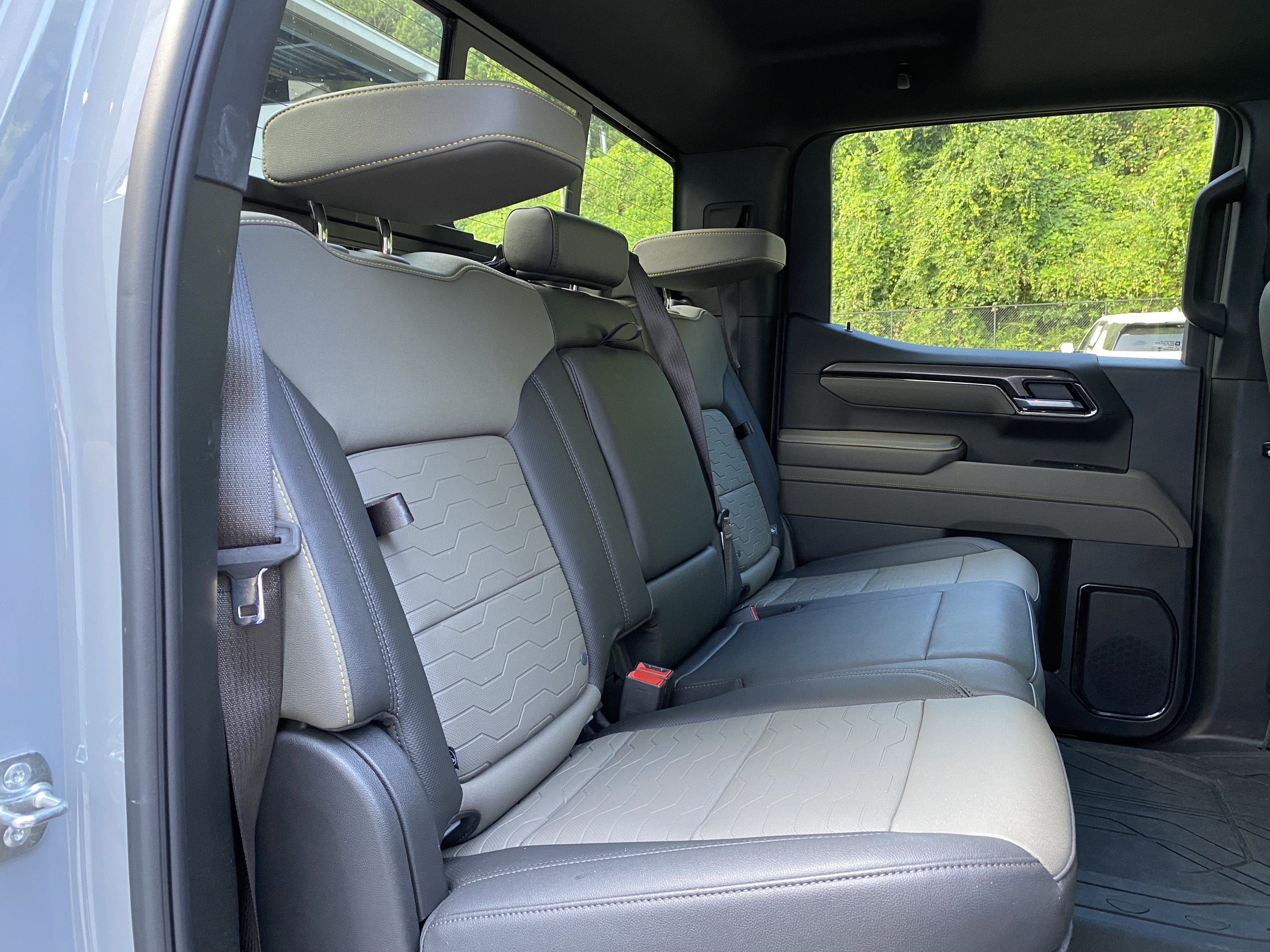 Used 2025 Chevrolet Silverado 1500 ZR2 w/ Technology Package AWD/4WD image 41