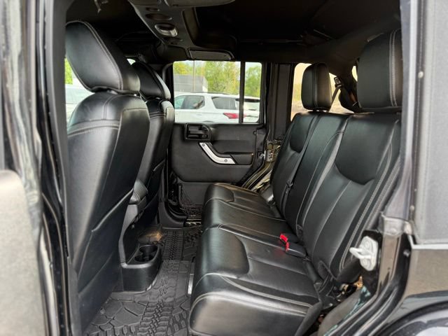 Used 2016 Jeep Wrangler Unlimited Rubicon AWD/4WD image 16