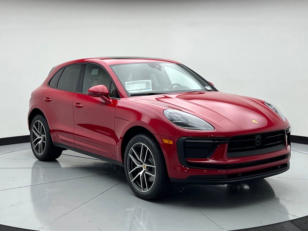 Certified 2025 Porsche Macan image 9