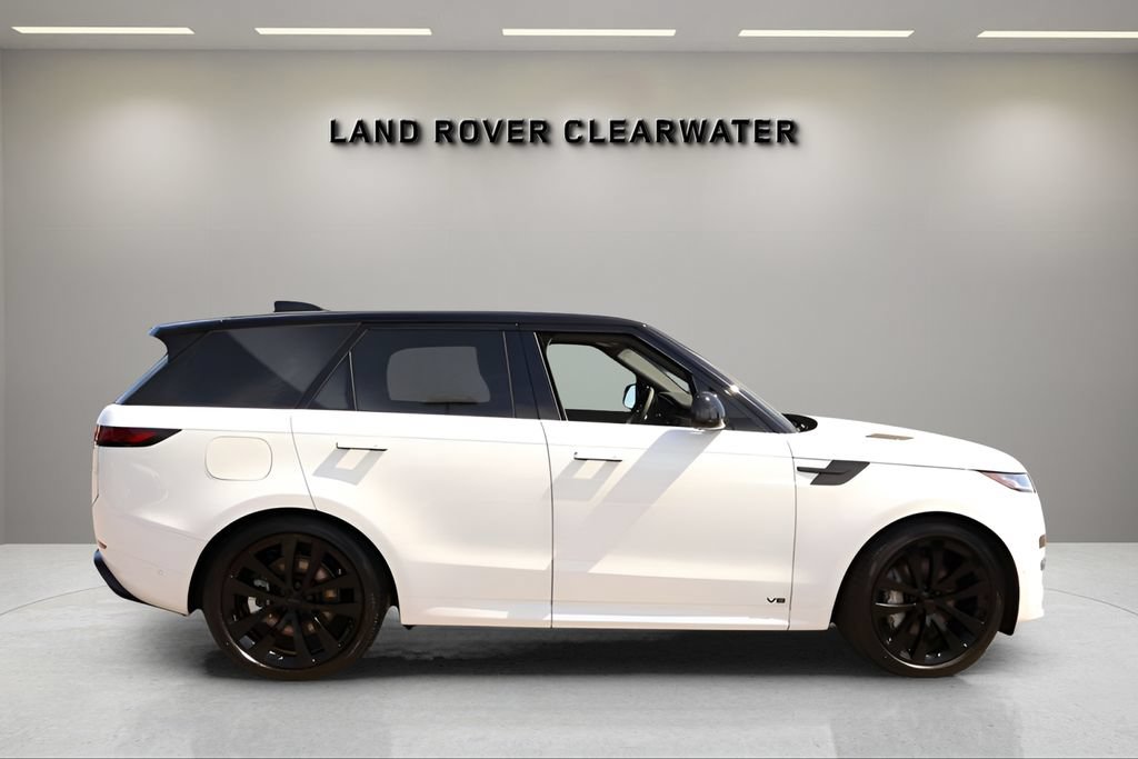 Used 2026 Land Rover Range Rover Sport Dynamic SE AWD/4WD image 6