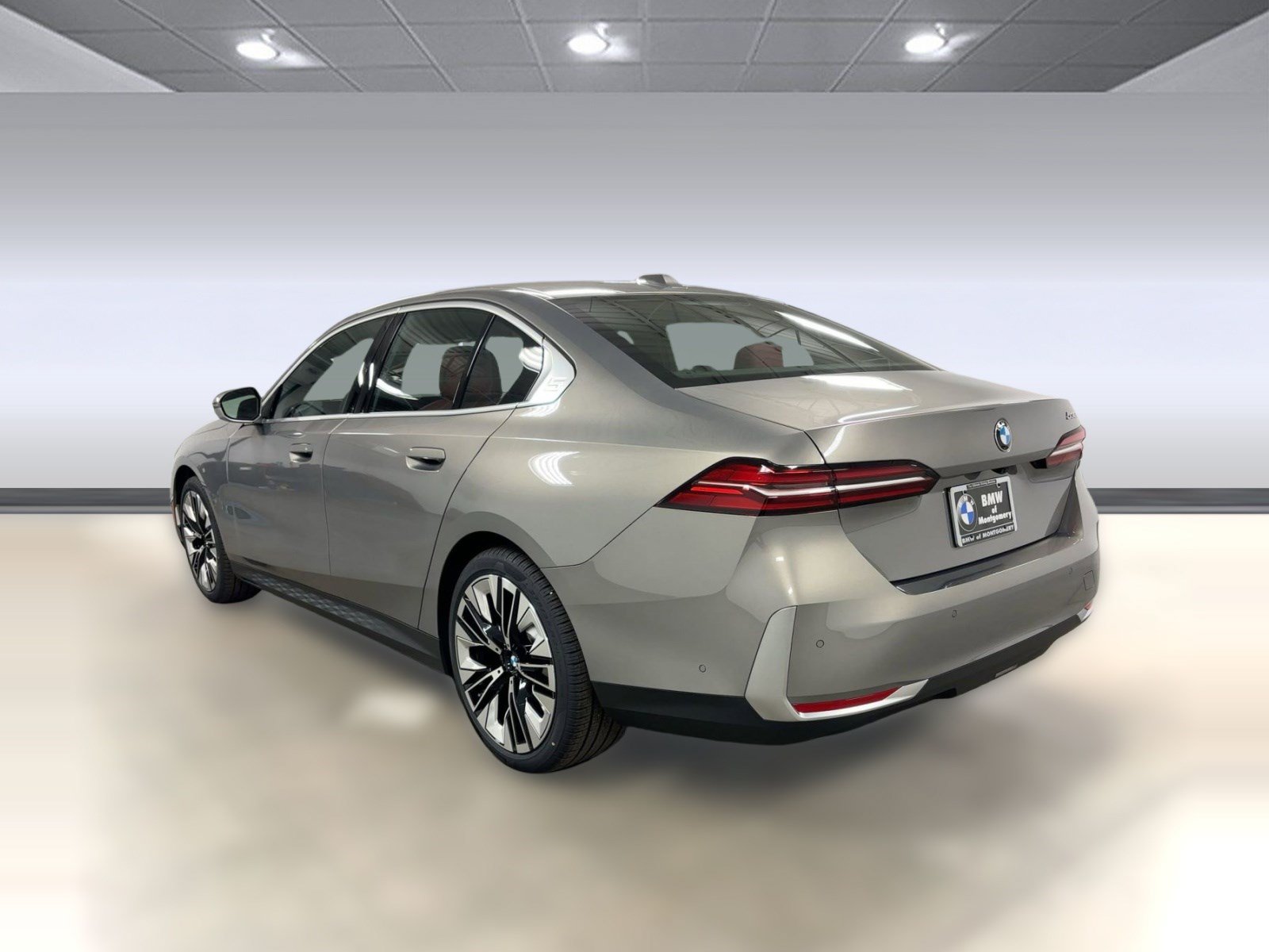 New 2026 BMW 530i RWD image 2