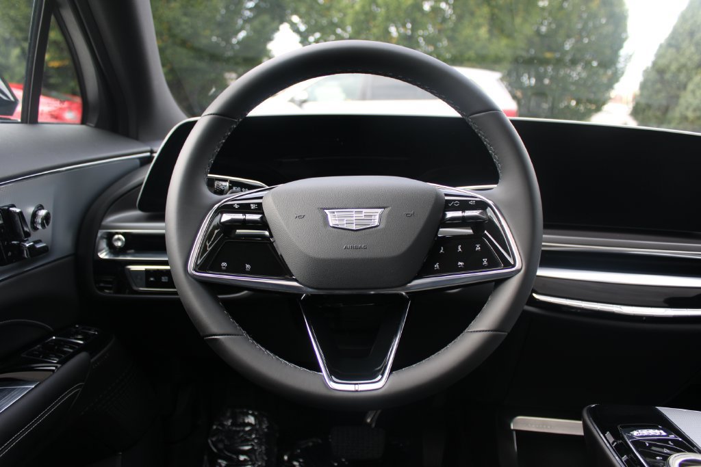 Used 2024 Cadillac Lyriq Tech w/ Driver Assist Package AWD/4WD image 17
