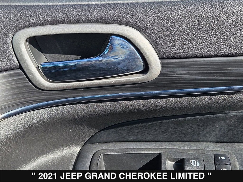 Used 2021 Jeep Grand Cherokee Limited image 28