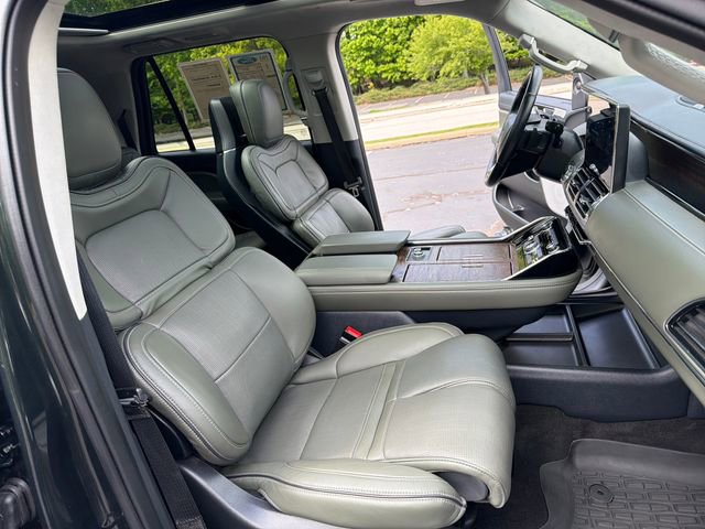 Used 2022 Lincoln Navigator L Black Label AWD/4WD image 32