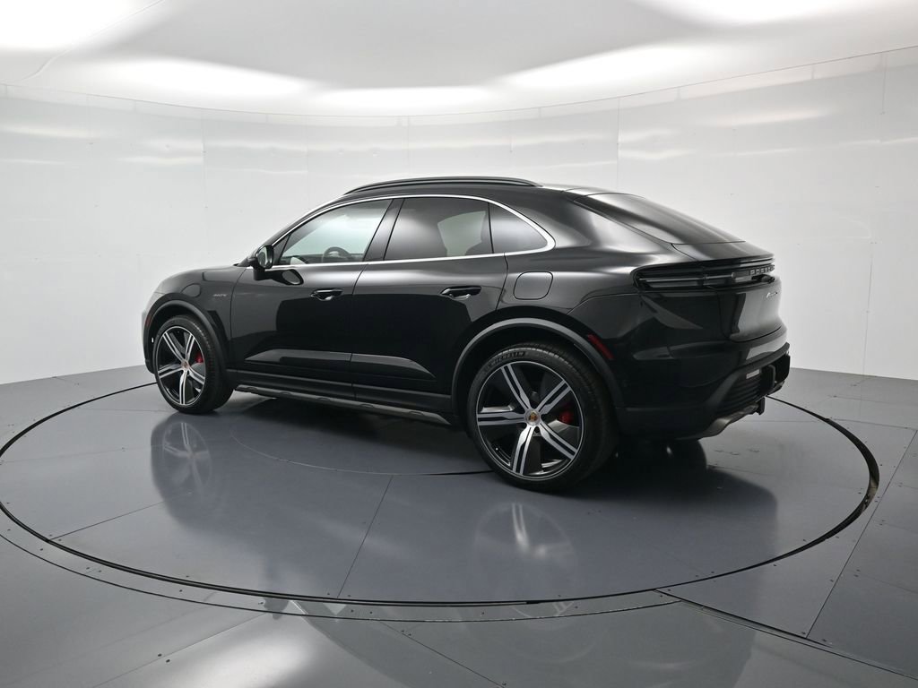 New 2026 Porsche Macan 4S Electric image 3