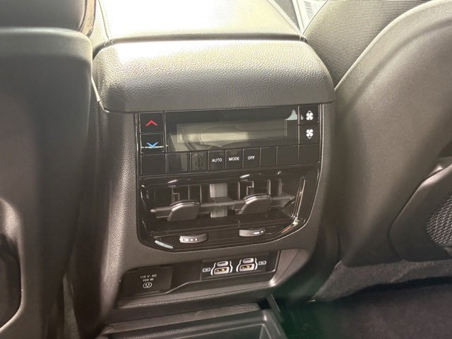 New 2025 Jeep Grand Cherokee L Altitude image 12