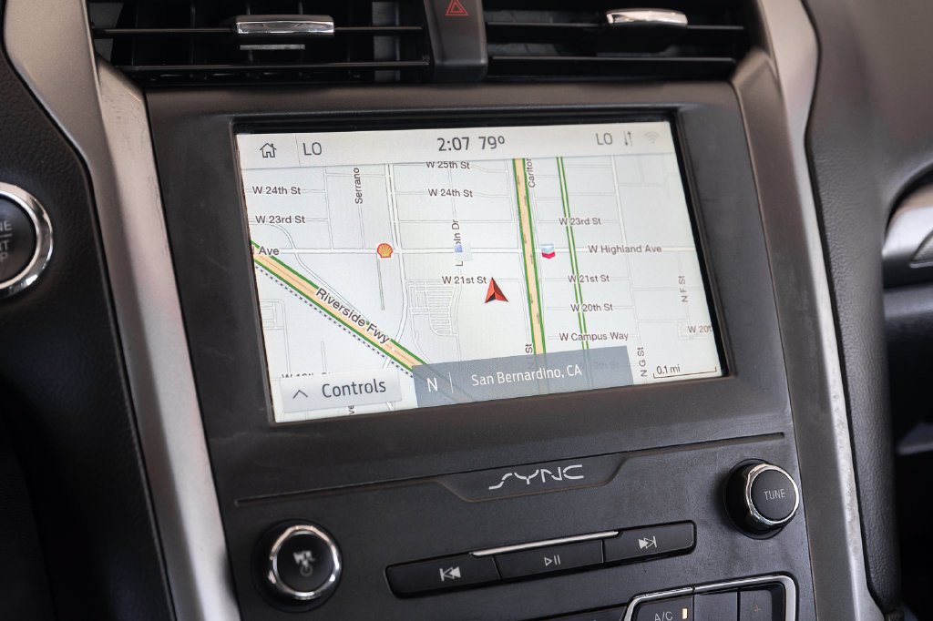 Used 2020 Ford Fusion SE FWD image 31