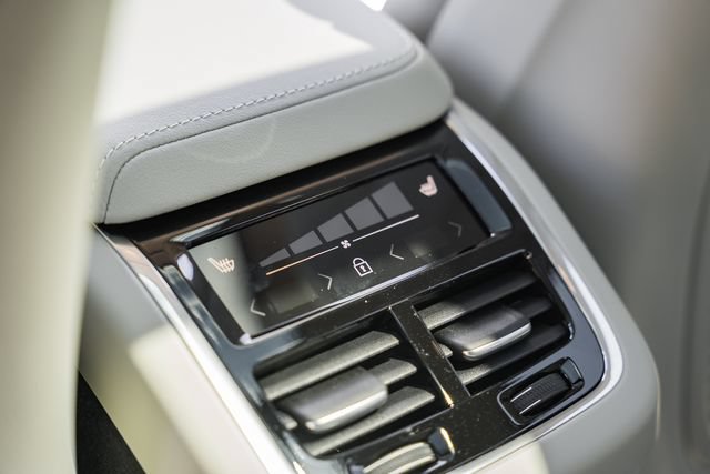 New 2027 Volvo XC60 B5 Ultra AWD/4WD image 34
