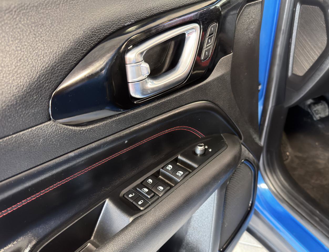 Used 2022 Jeep Compass Trailhawk w/ Trailhawk Elite Group AWD/4WD image 26