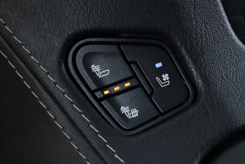 Used 2020 Chevrolet Suburban Premier RWD image 37