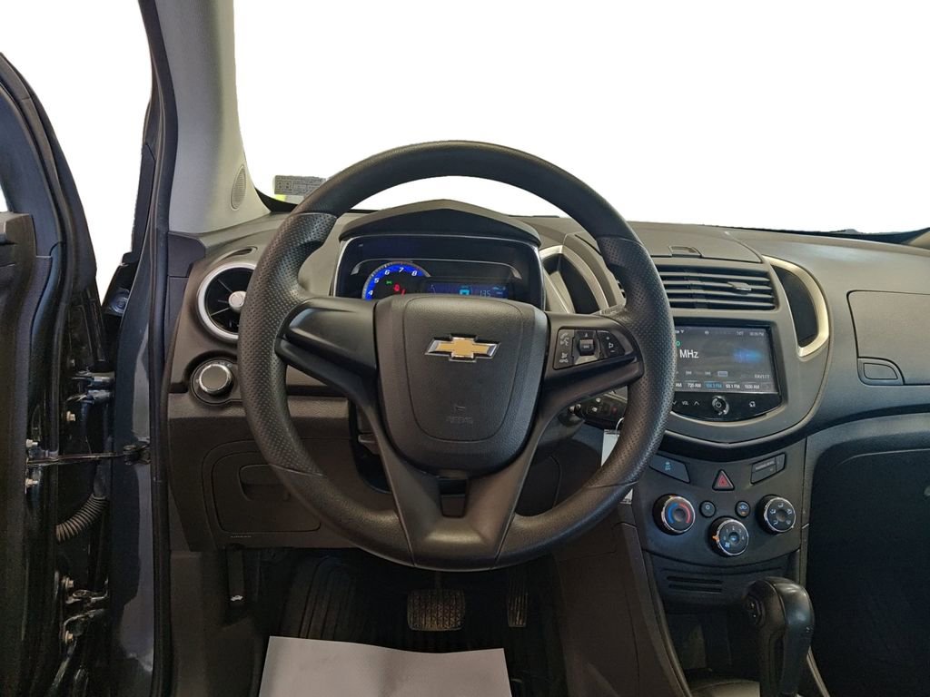 Used 2016 Chevrolet Trax LS AWD/4WD image 12
