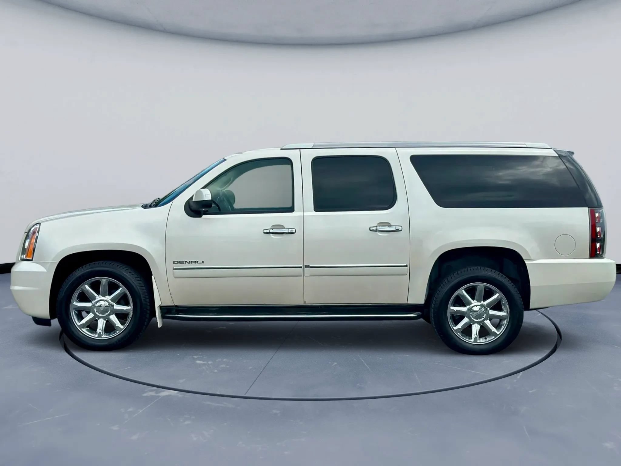 Used 2012 GMC Yukon XL Denali AWD/4WD image 3