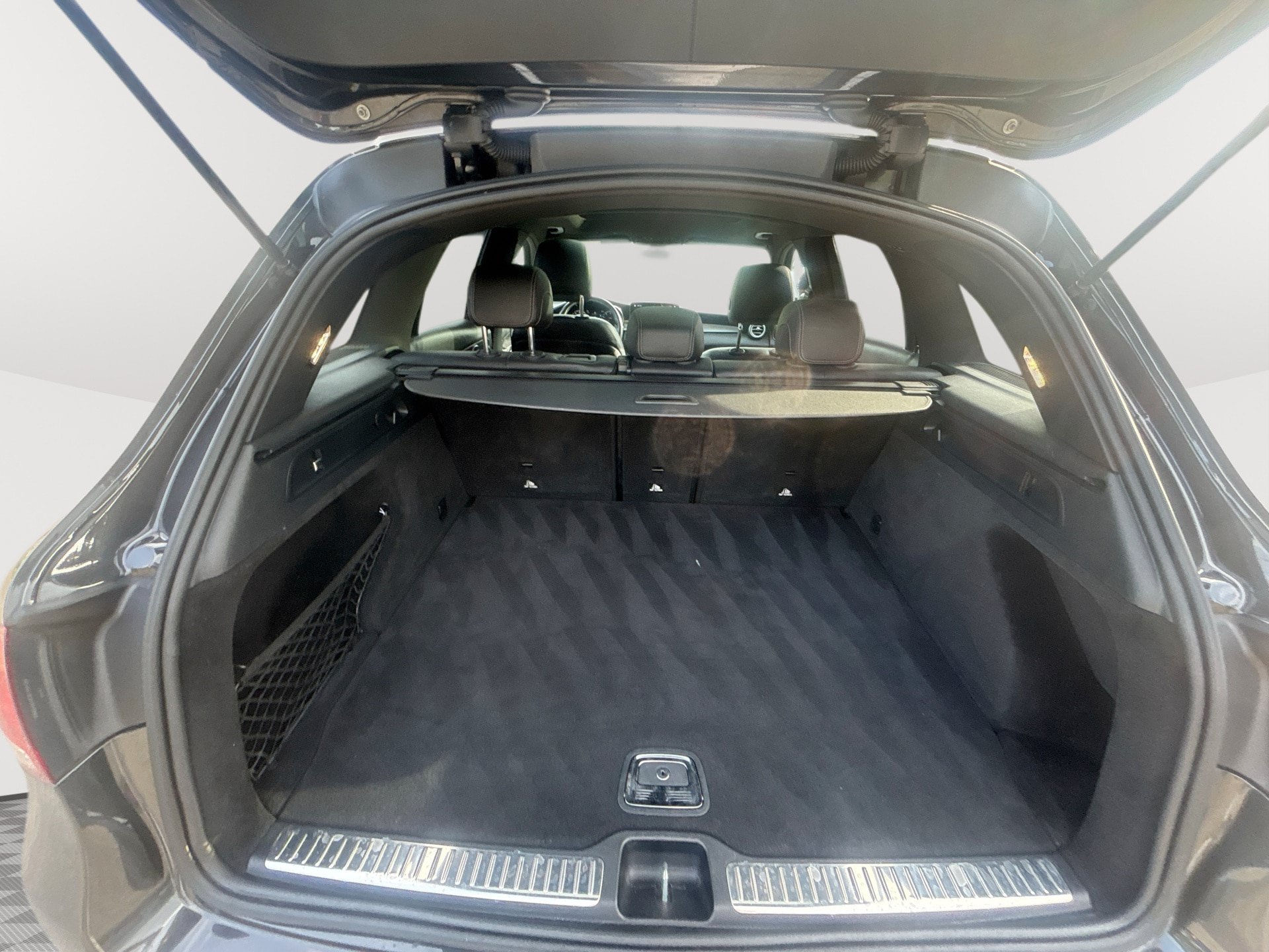 Used 2021 Mercedes-Benz GLC 300 w/ AMG Line image 22