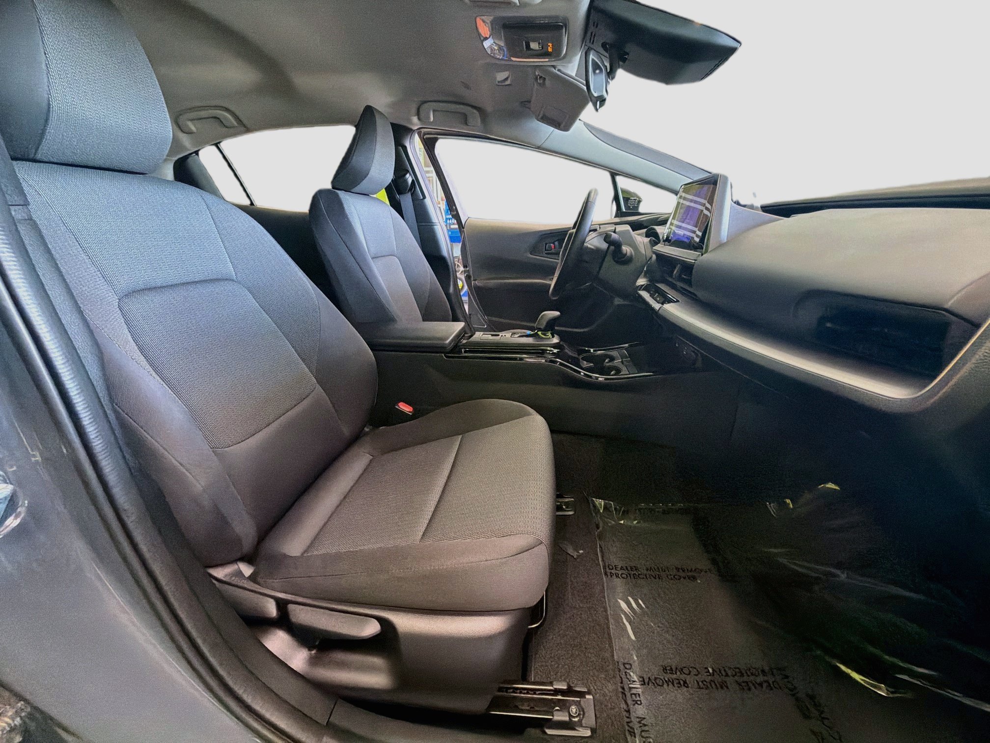 Used 2026 Toyota Prius LE FWD image 29