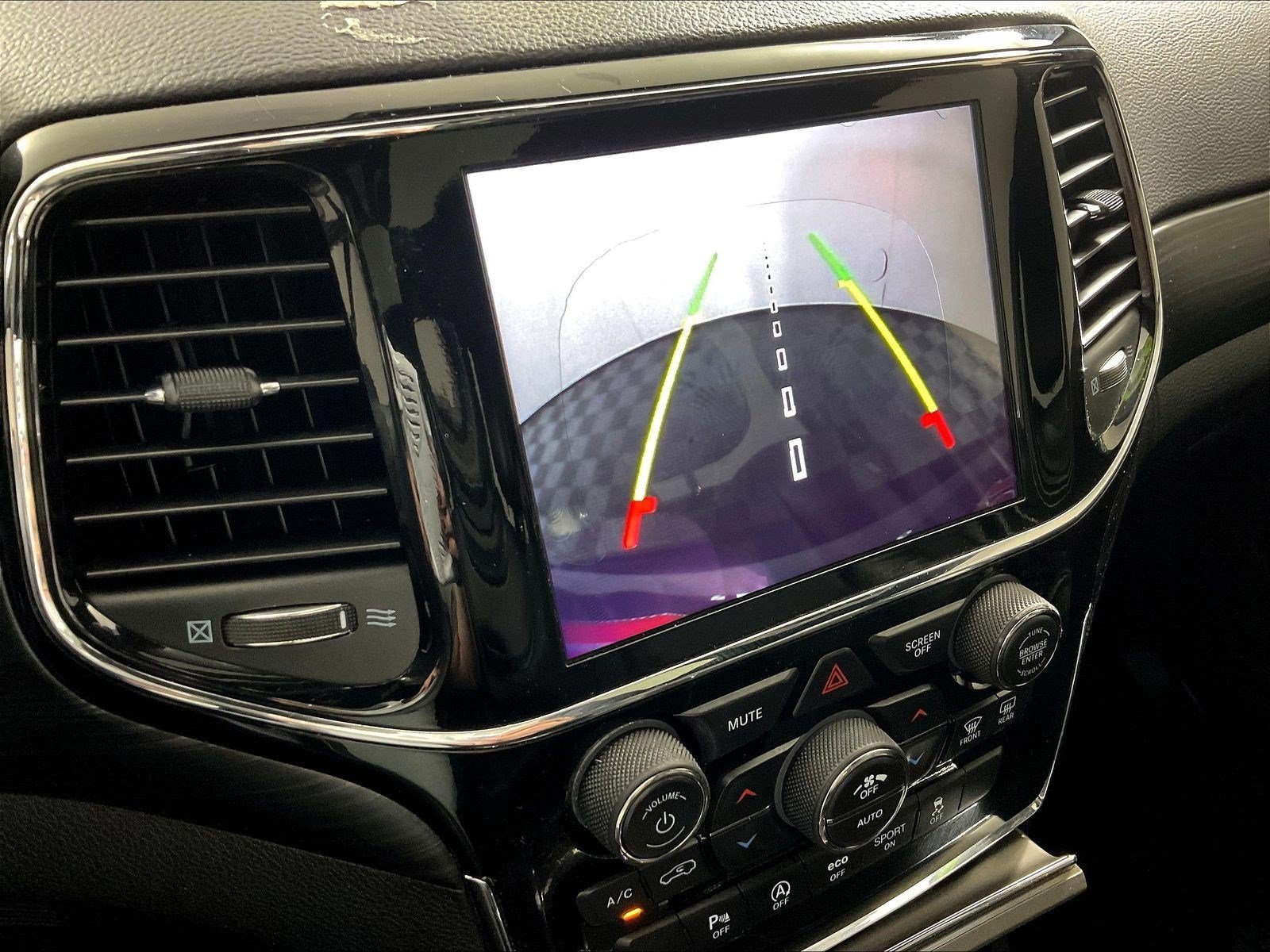 Used 2019 Jeep Grand Cherokee Altitude AWD/4WD image 14